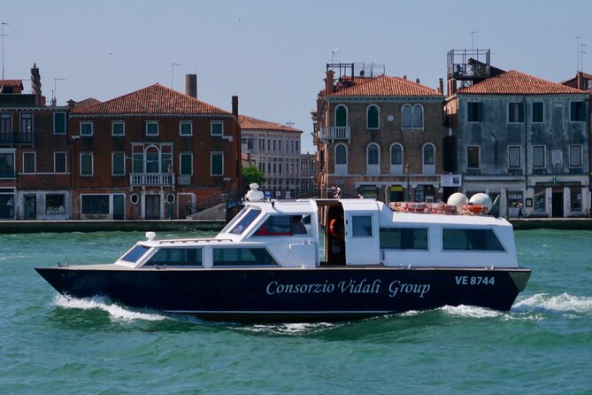1-hour panoramic tour of Venice by boat - Giudecca Canal and the White Palladian Churches From the Water