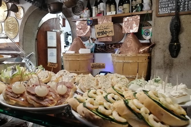 2.5 Hour Street Food Tour of Venice - Seafood timing and the fish market closure (Mondays, holidays, afternoons)