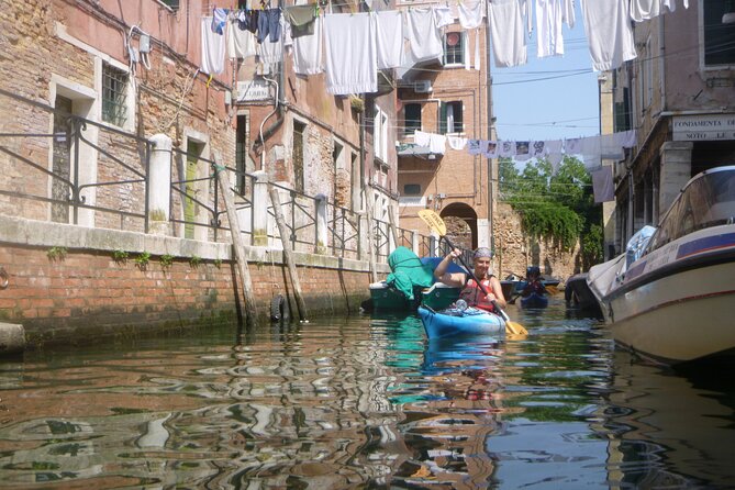 2 Hour Venice Canal Kayak Tour - Premium experience by day - The kayak experience: tutorial first, then guided canals and lagoon time