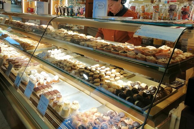 A Sweet Stroll Through Venice: Pastries, Chocolate, and Gelato - VizioVirtù Cioccolateria: women-owned chocolate craft and tasting