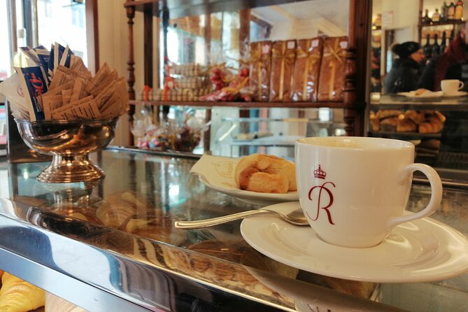 A Sweet Stroll Through Venice: Pastries, Chocolate, and Gelato - Meeting at Campo San Pantalon and how the walk flows