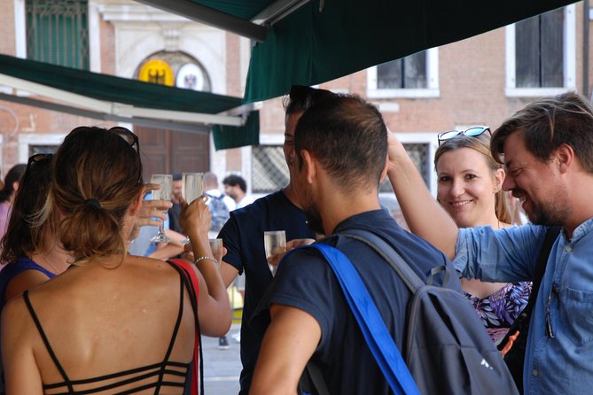 A Venetian Evening: Wine Tasting and Cicchetti with a Local Guide - Campo dei Frari wine bars: where cicchetti nights happen