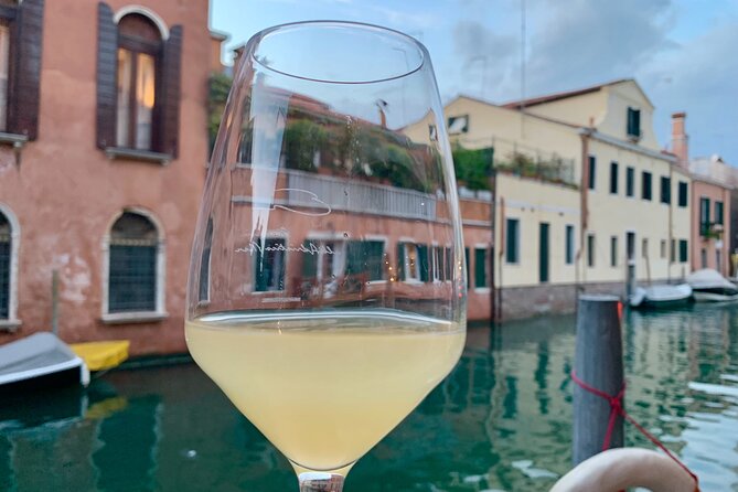 A Venetian Evening: Wine Tasting and Cicchetti with a Local Guide - What $131.87 really covers: the wine-and-bite value math
