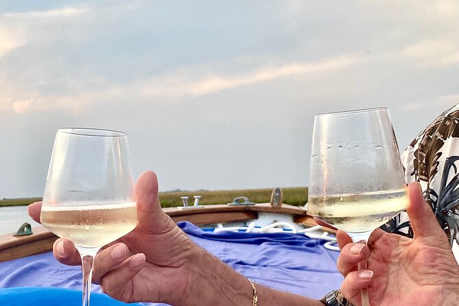 Aperitif at sunset in the Venice lagoon on a private boat. - Why a private lagoon aperitif beats crowded sunset viewpoints
