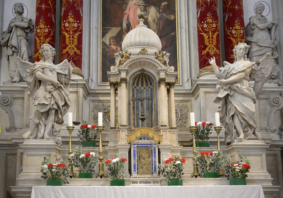 Around Vivaldi - Should You Book Around Vivaldi?