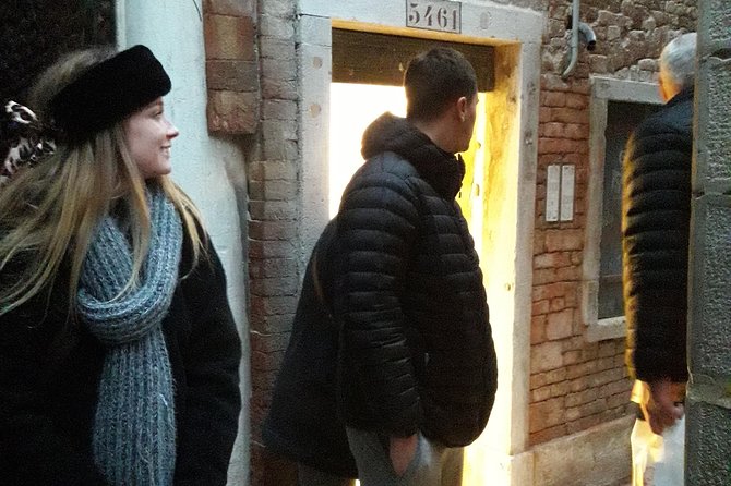 Bacaro Tour : Walk, eat and drink in Venice - Stop 1: City of Venice for Bridges, Calle Vibes, and Street History
