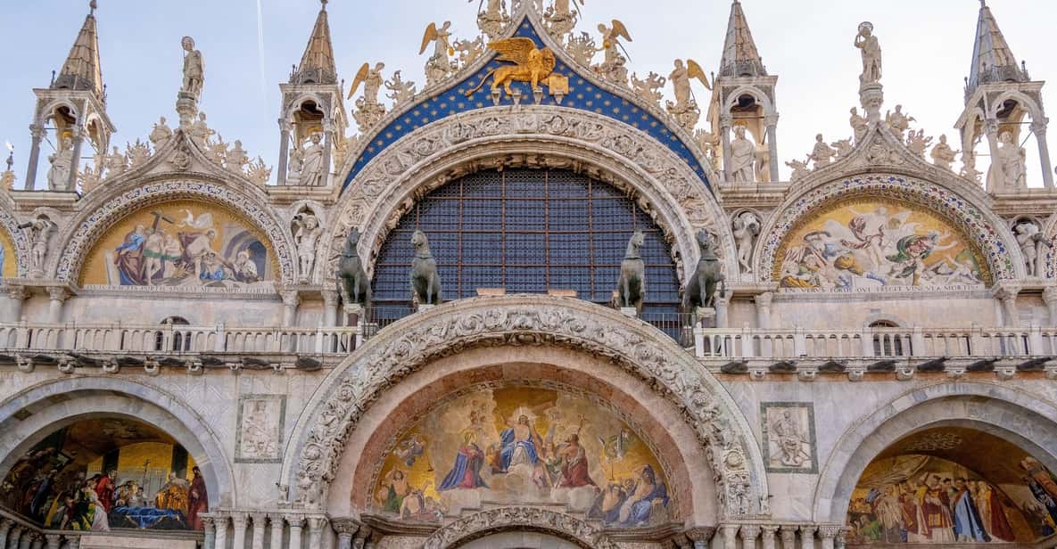 Basilica and Doge's Palace tour with Lunch & Murano - Inside the Doge’s Palace: power, prisons, and Bridge of Sighs