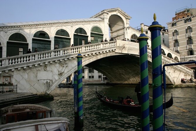 Best of Venice Private Tour: St. Mark's Doge Palace Gondola Ride - Piazza San Marco: the square’s layout and why your timing matters