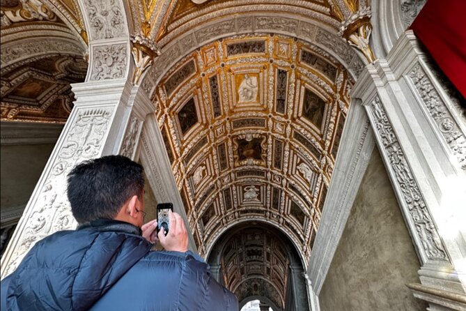 Best Of Venice: Saint Mark's Basilica, Doges Palace with Guide and Gondola Ride - What you really get from this Best of Venice highlights tour