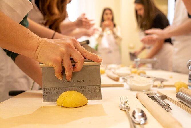 Cesarine: Home Cooking Class and Meal with a Local in Venice - A Small-Group Cooking Class in Venice’s Real-Life Kitchen