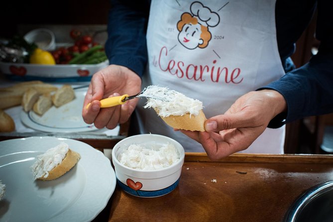 Cesarine: Market Tour & Cooking Class at Local's Home in Venice - Cooking at home: the 3-course rhythm in a Venetian kitchen