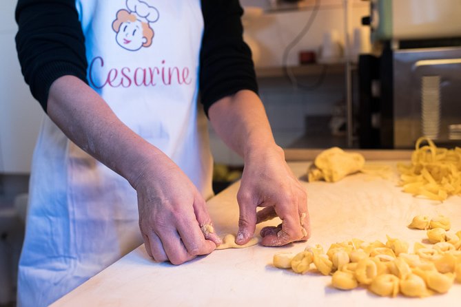 Cesarine: Private Pasta and Tiramisu Class in a Local Venice Home - In the kitchen: what makes the teaching style click