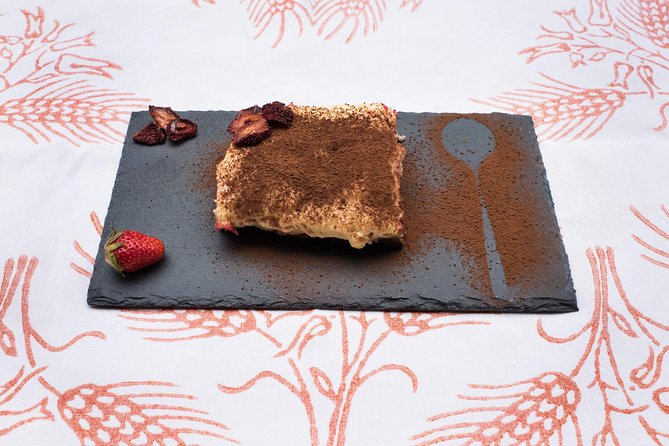 Cesarine: Small Group Pizza and Tiramisu Class in Venice - Beverages with dinner: water, wine, or coffee