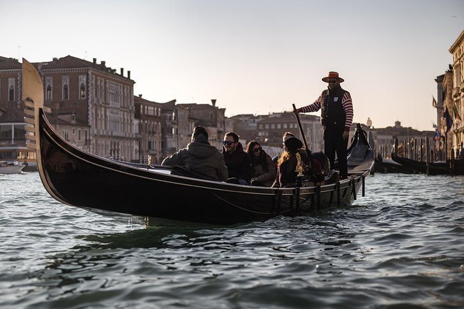 Charming Gondola Ride on the Grand Canal & Gondola Gallery™ - Canal Grande Landmarks: How the Route Teaches You to Look