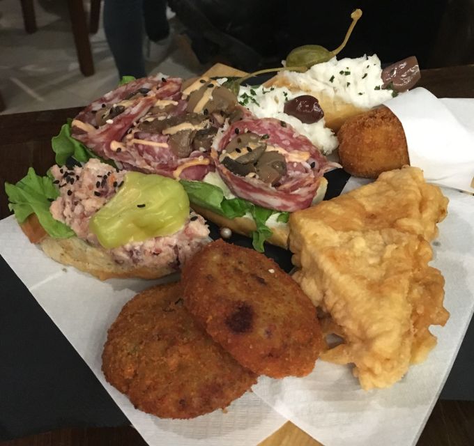 Cicchetti & Concert in Venice - Your 7:00 PM Dinner: A Real Bàcaro Start