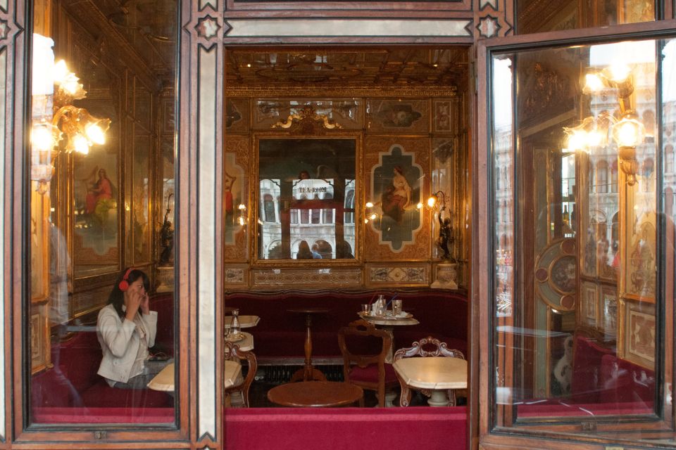 Classic Venice: 2-Hour Walking Tour with Basilica Entry - A note on guide quality: Elisabetha and the old-meets-new approach