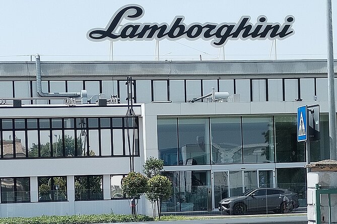 Create your Lamborghini and Ferrari day from Venice - Exclusive Aventador and Huracán assembly lines (when you book the factory option)