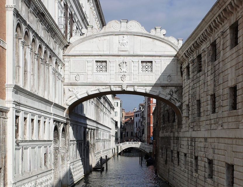 Doge's Palace Skip-the-Line Guided Tour - Art stops you can actually understand: Titian, Veronese, Tintoretto