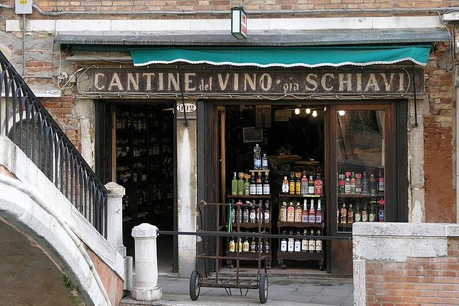 Eat Like a Local: Venice 3-Hour Small-Group Food Tasting Tour - Seafood tasting: fish varieties and sarde in saor