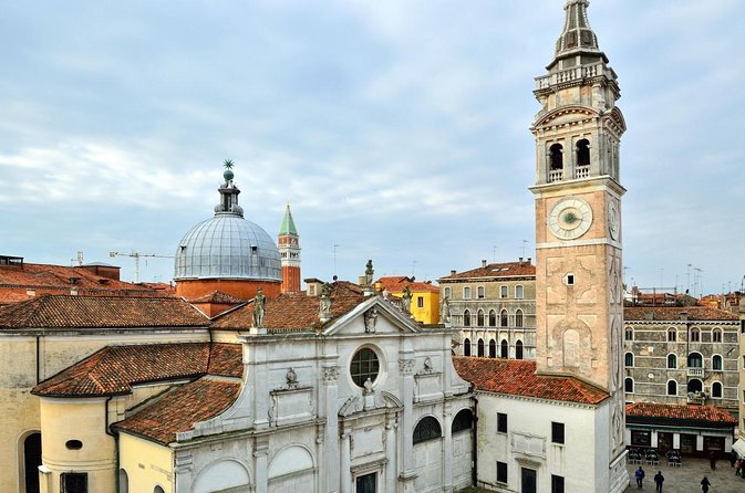 Enchanting Venice: City Walk & Majestic Gondola Ride! - The walking route: campi, dialect, and how to not get lost