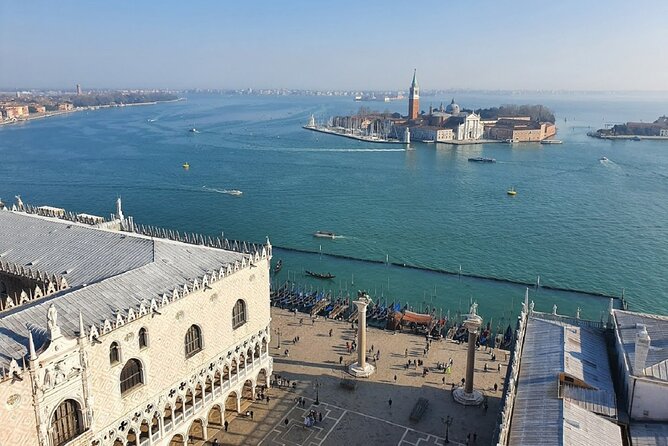 Exclusive Entrance Doge Palace & St. Mark's Basilica Terrace Tour - The Bridge of Sighs: why the name matters