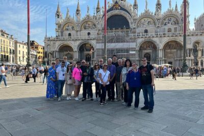 Exclusive Entrance Doge Palace & St. Mark's Basilica Terrace Tour - Inside the Doge’s Palace: Venetian Gothic, power, and gold details