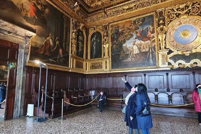 Exclusive Entrance Doge Palace & St. Mark's Basilica Terrace Tour - Guide and headsets: why it feels smoother than most big-city tours
