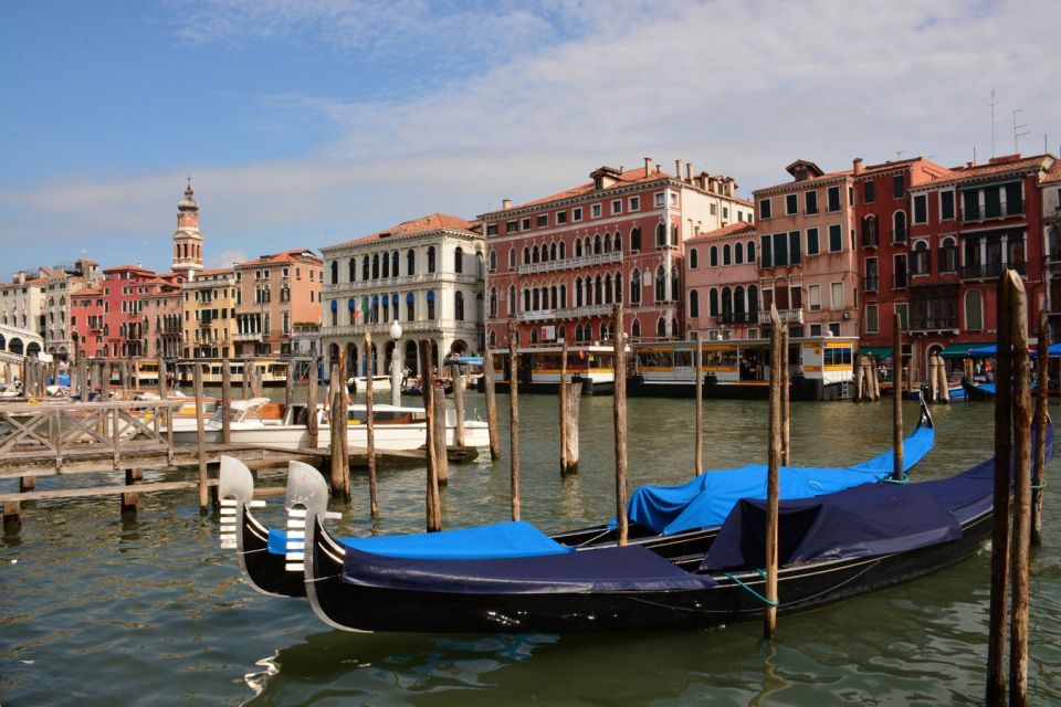 From Lake Garda: Full-Day Guided Group Tour of Venice - Rialto Bridge walk: enough time for the essentials, not enough for everything