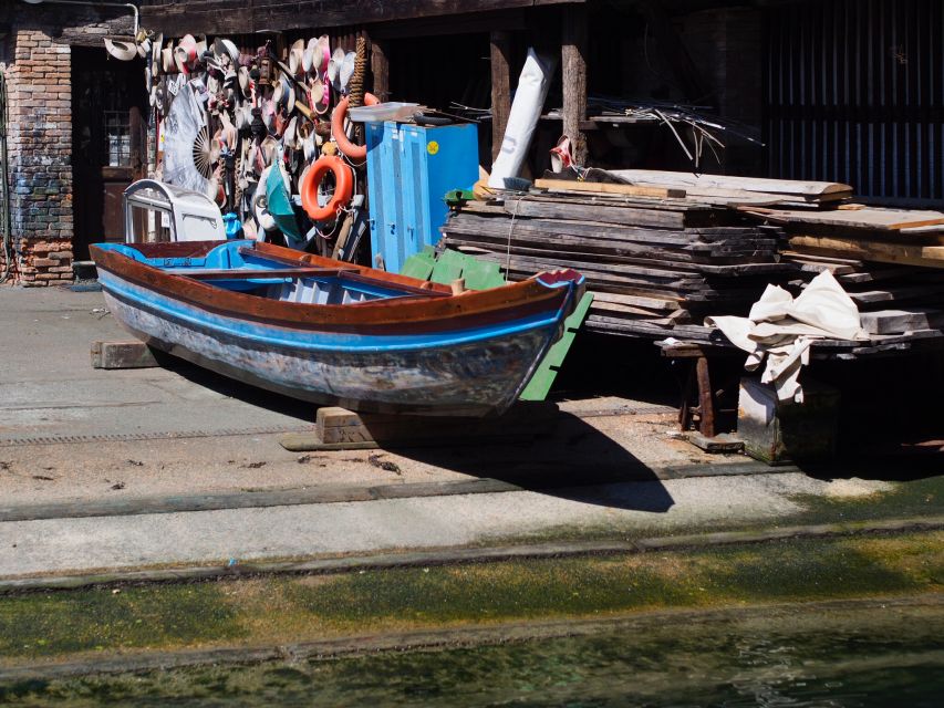 From Lake Garda: Full-Day Guided Group Tour of Venice - Languages, audio, and the pacing that keeps you from melting