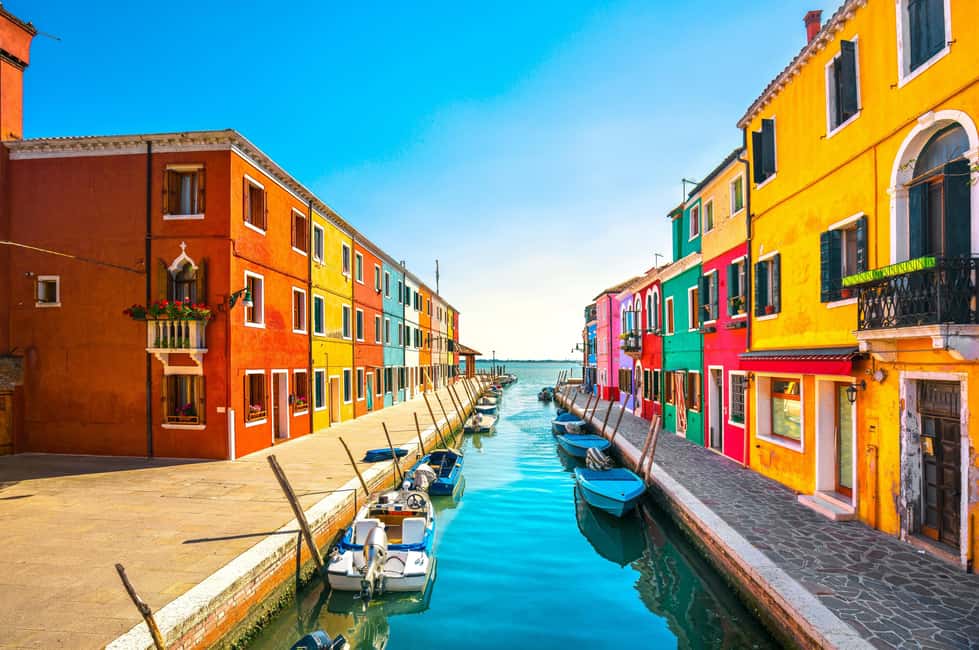 From Venice: Murano & Burano Guided Tour by Private Boat - The boat ride between Murano and Burano: short, scenic, and sometimes hot