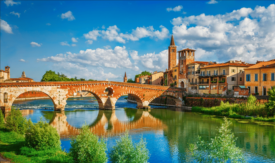 From Venice: Verona tour and Lake Garda Cruise - From Hotel Plaza Venice to Verona: The Coach Part That Sets the Mood