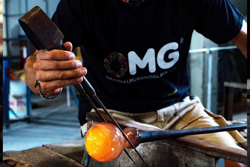 Glass Blowing Show Visit Murano Glass Factory & Showroom OMG - 500 Square Metres of Showroom Time, Plus the Coupon Trick