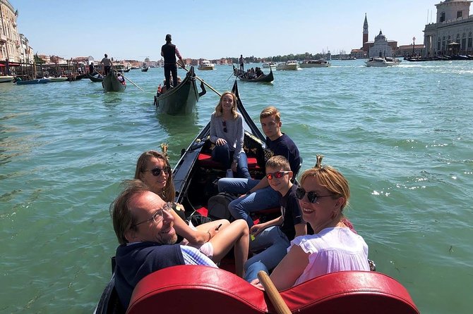Gondola Ride and St Mark's Basilica Tour - The gondola ride: 30 minutes, shared seating, and Teatro La Fenice views