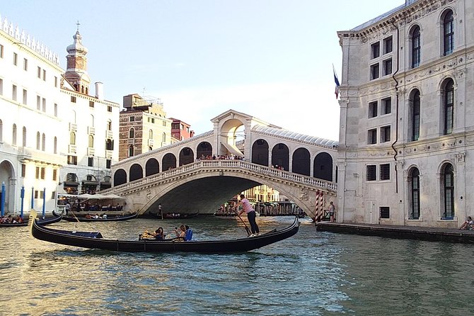 Grand Canal boat tour and Murano glass experience with Hotel pick up - Key points that matter