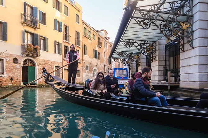 Grand Canal Gondola Experience with Live Commentary™ - Weather and tide: when the gondola says no