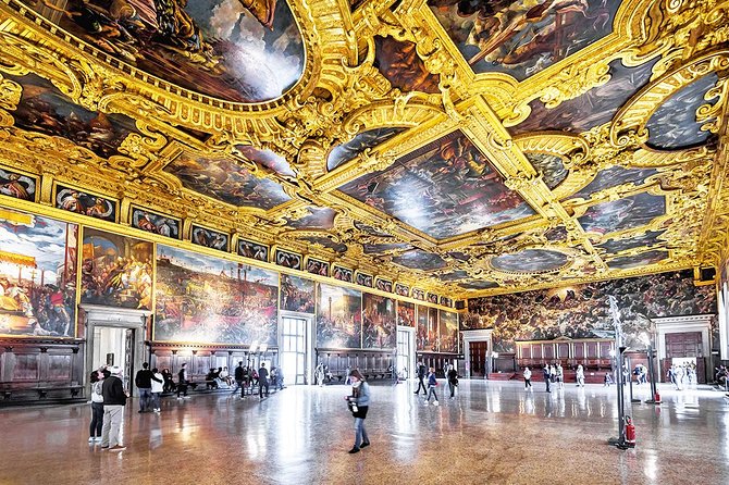 Great Venice St Mark's Square & Doge's Palace Guided Tour for Kids & Families - Piazza San Marco: scavenger hunt energy, not museum mode