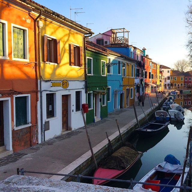 Guided Tour of Burano Island - Your Own Time on Burano: Shops, Lunch, and Respectful Photo Spots