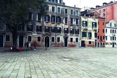 Guided Tour of the Jewish Ghetto in Venice with Cannaregio & Synagogues Visit - Meeting at Campo San Geremia: the one logistics detail you shouldn’t shrug off