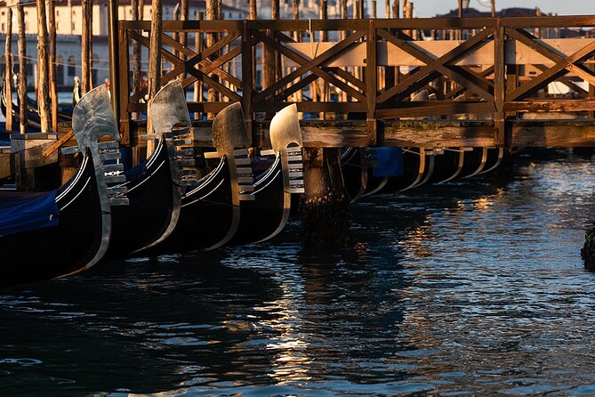 Hidden Venice Photo Tour with your phone! - Choosing from three photo tours at different times of day