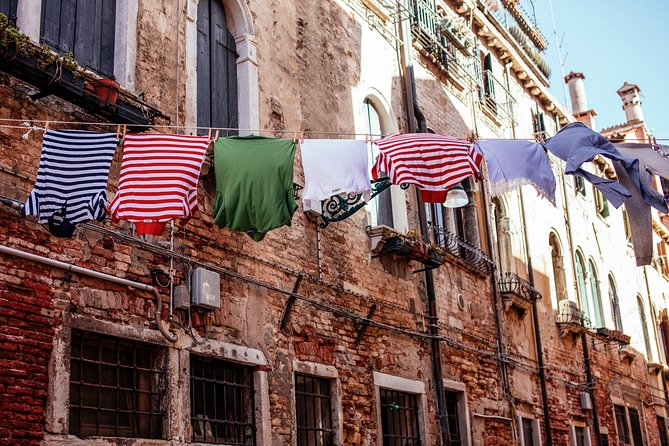 Highlights & Hidden Gems With Locals: Best of Venice Private Tour - The local drink/tasting: why it’s more than a freebie