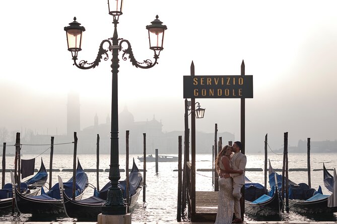 Iconic Photos and Adventure in Venice - Meet at Rialto Bridge and Start With the Most Recognizable View