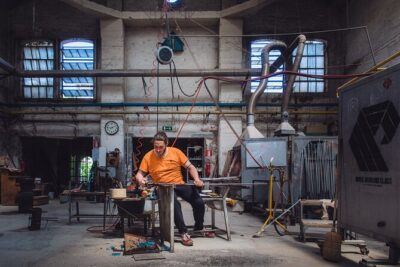 In-depth Guided Tour in a Real Murano Glass Factory - The guide is the product: how Tommaso, Chiara, and Marco change the visit