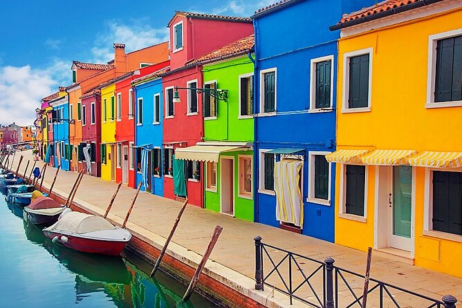 Island Hopping Tour: Mazzorbo, Burano and Murano - Murano glass streets: lampworking at Ferro Vetro and the Palazzo Barovier&Toso factory