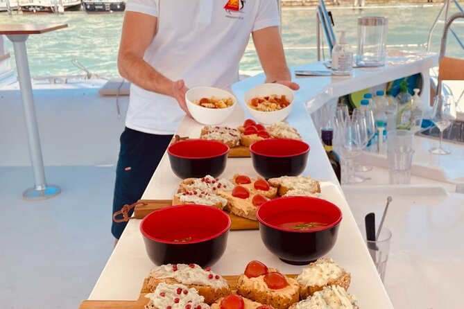 Lagoon Light Lunch Tour at 12:00 in Venice - Catamaran Comfort and the Chill-Out Music Factor