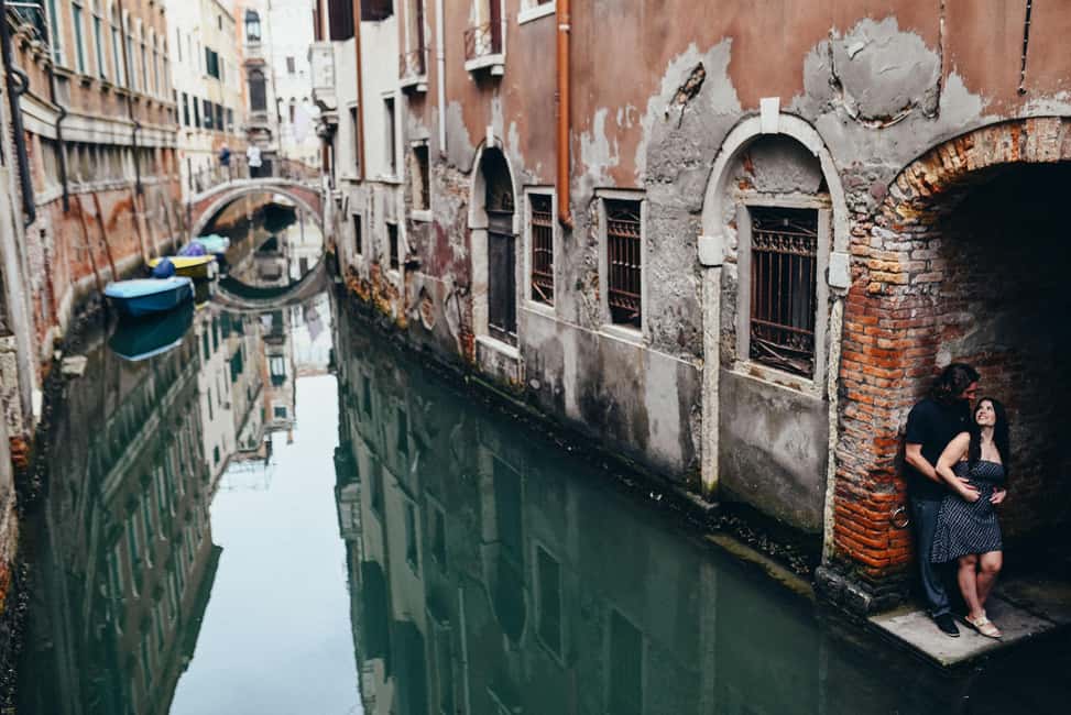 LAND & GONDOLA PHOTOSHOOTING - Languages, Pace, and Comfort: What Makes It Feel Easy