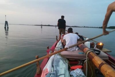 Learn to Row in the Venice Canals - The 90-minute flow: history, then hands-on rowing