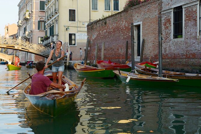 Learn to Row in the Venice Canals - Price and value: $95.54 for 90 minutes on the water