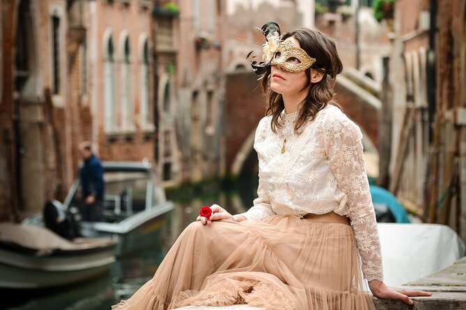 Luxurious Photoshoot in Venice - A private Venice photoshoot that feels like a city-guided photo upgrade
