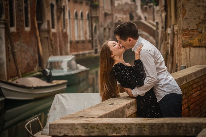 Luxurious Photoshoot in Venice - The photo delivery: 45 edited images, no extra editing on your end