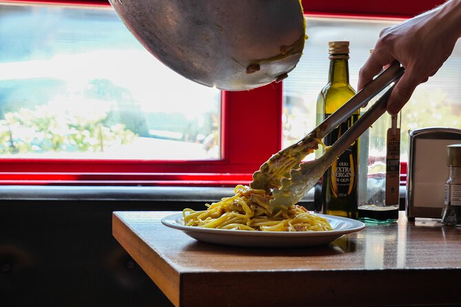 Make Pasta Carbonara from Scratch in a Jazz Club in Venice - Why this Venice food class beats another restaurant night